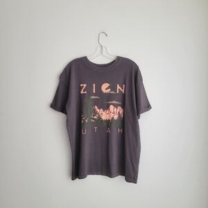 NWT GIRL DANGEROUS Gray Boyfriend Short Sleeve Graphic Tee